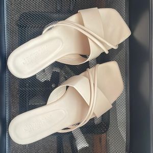 Size 8, snug fit cream, classy sandals